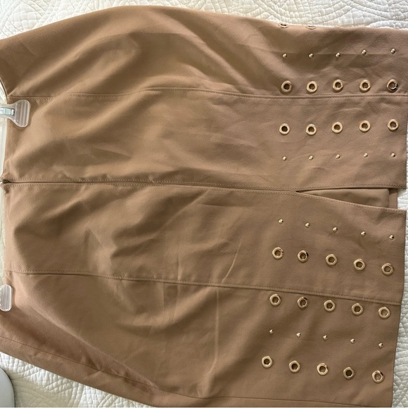 Beige Tailored Pencil Skirt with Grommet Detail Size 14 - Picture 3 of 10